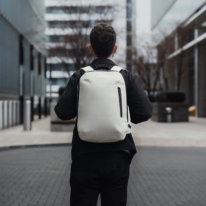 The Commuter - Desert Sand